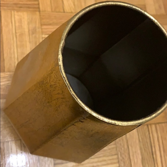 Metallic golden vase - Picture 2 of 3